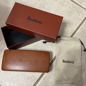 Illesteva Glasses Case